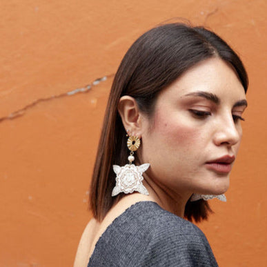 Jícara Statement Earrings  - White Flower