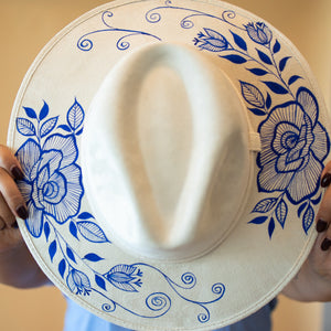Flores Hat - Microsuede White and Blue