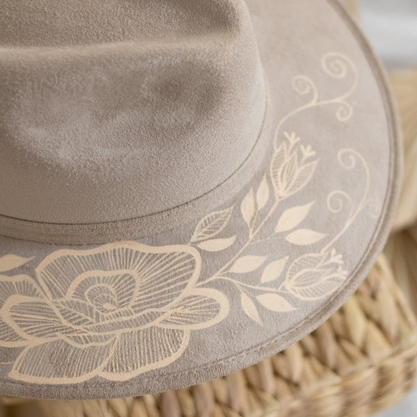 Flores Hat - Vegan Suede Sand