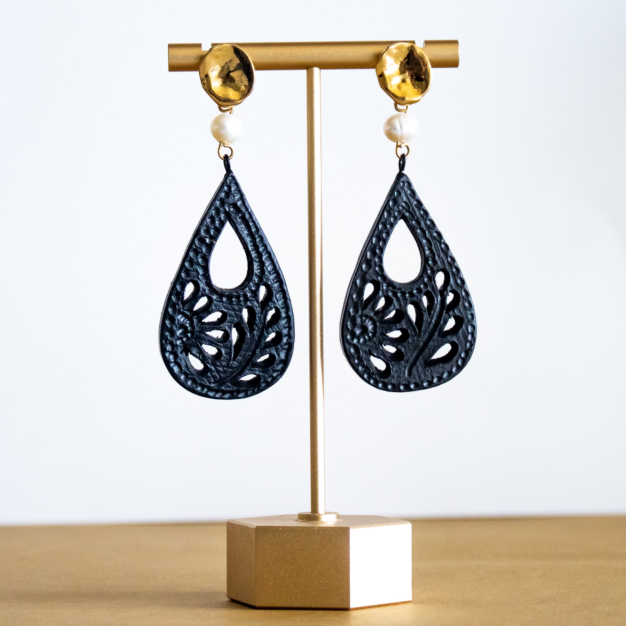 Gota Earrings - Barro Negro/Black Clay from Oaxaca